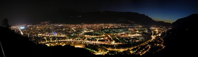 Grenoble_by_night2.jpg